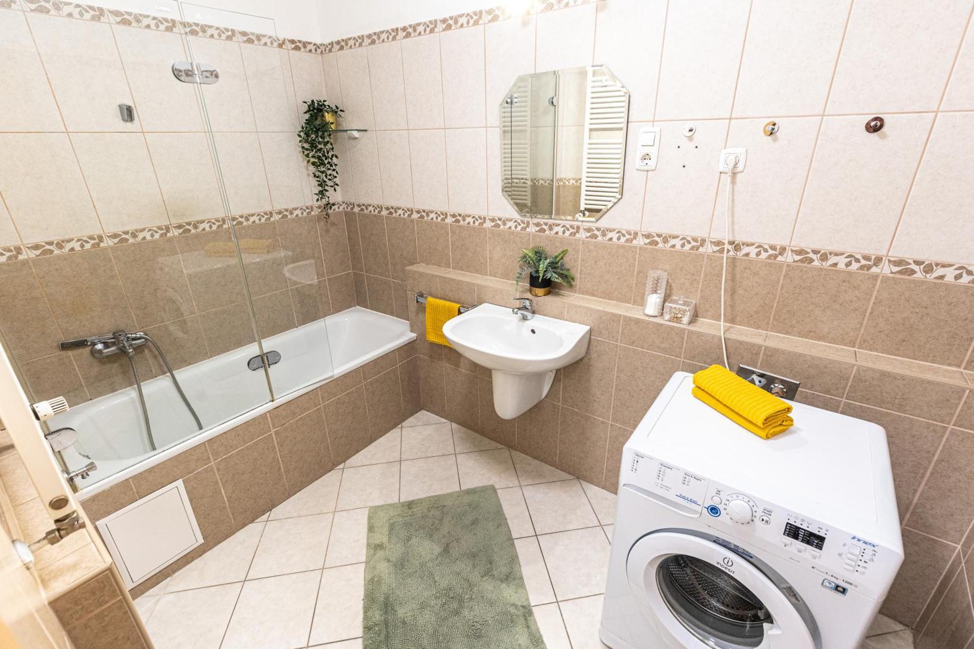 Gozsdu White Raven 305 Апартаменты